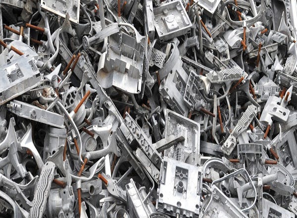 Nhận thấy nhu cầu cao và bức thiết của khách hàng, dịch vụ thu mua phế liệu Thiên Phát ra đời