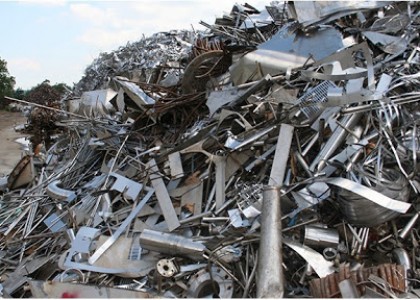 Sắt vụn phế liệu có giá khá rẻ. Đây cũng là loại loại phế liệu được thanh lý nhiều nhất hiện nay